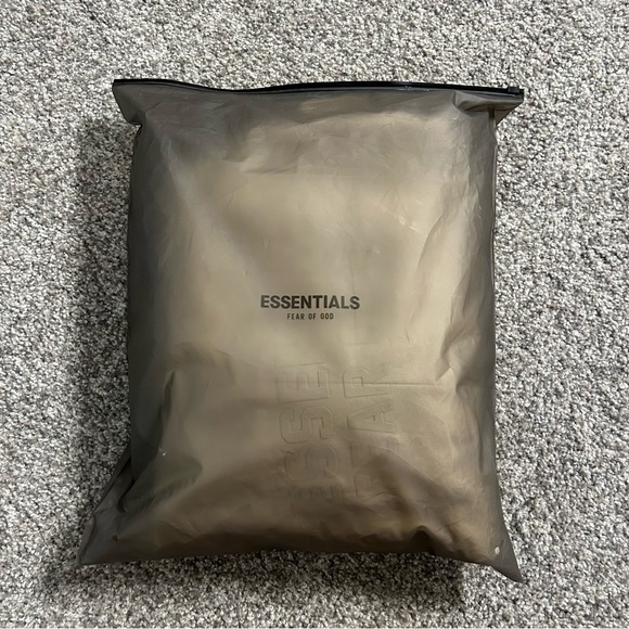 Essentials Raglan Hoodie - Picture 4 of 8